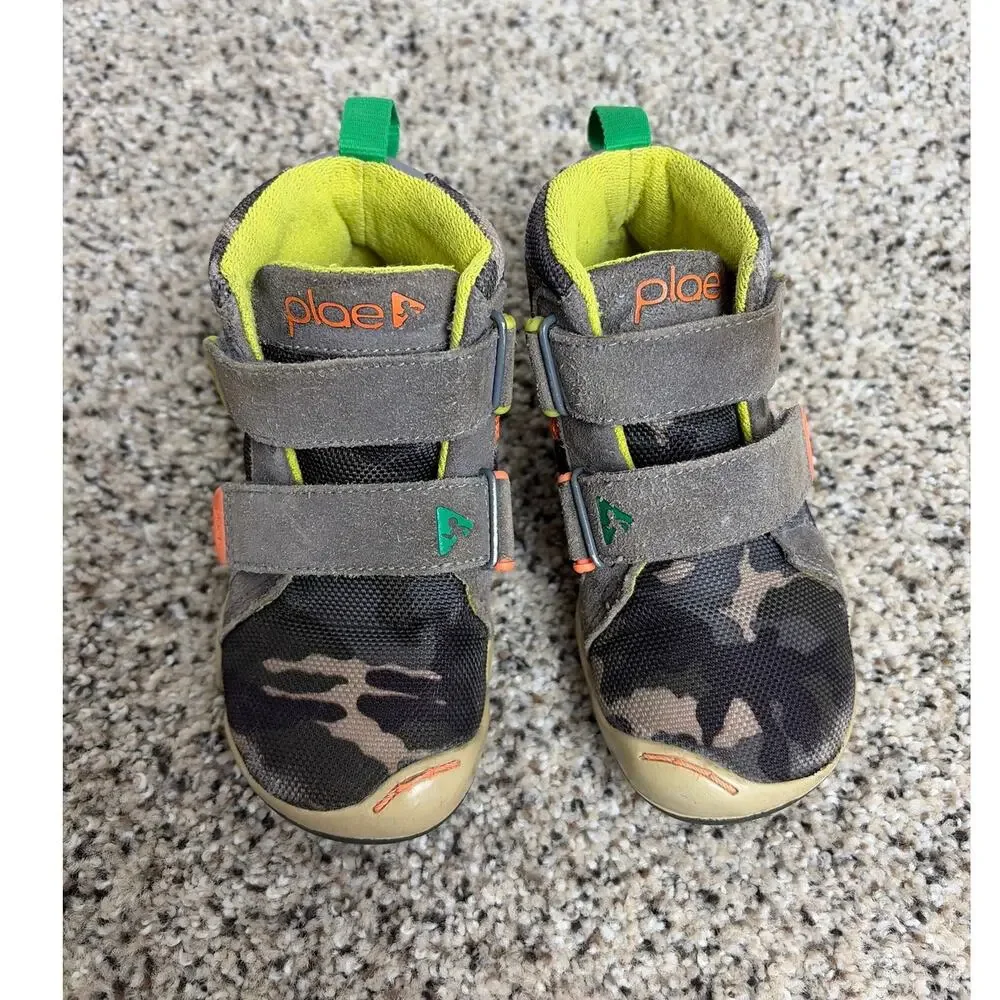 Plae High Top Sneakers Little Boy Size 8 Camo 105021